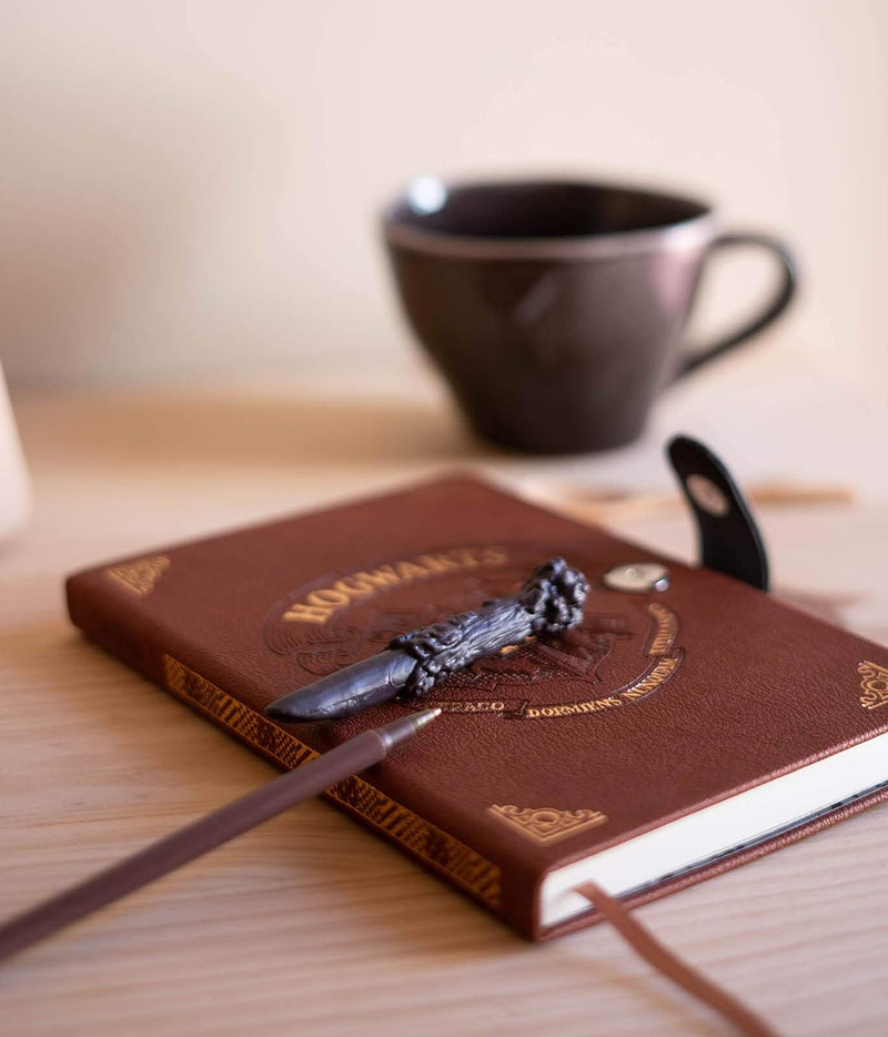 Harry Potter - Hogwarts Journal with Wand Pen