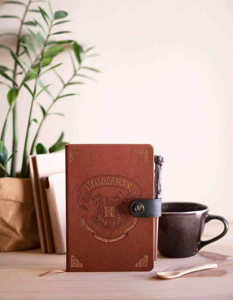 Harry Potter - Hogwarts Journal with Wand Pen